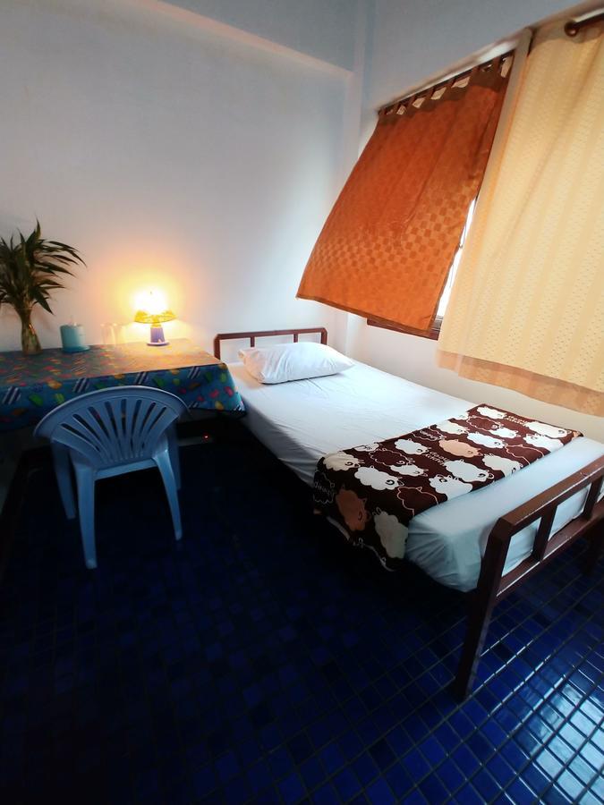 Prasuri Guest House Bangkok Eksteriør billede
